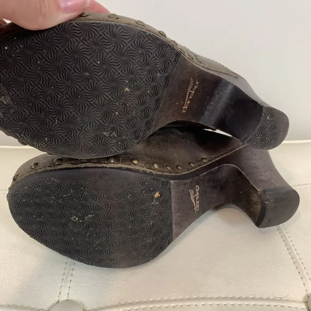 Dansko Rae brown Leather Studded Heeled Clogs Mules shoes EU 38 US 7 7.5 XCNT - Picture 5 of 5